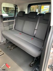 Bild 18 Opel Vivaro Kombi L 8 Sitze Vollausstattung