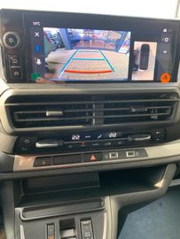 Bild 36 Opel Vivaro Kombi L 8 Sitze Vollausstattung