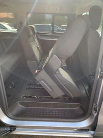 Bild 21 Opel Vivaro Kombi L 8 Sitze Vollausstattung