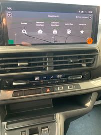 Bild 31 Opel Vivaro Kombi L 8 Sitze Vollausstattung
