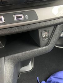 Bild 21 Opel Vivaro Kasten M Flügeltüren + 2x Schiebetüren