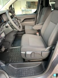 Bild 14 Opel Vivaro Kombi L 8 Sitze Vollausstattung