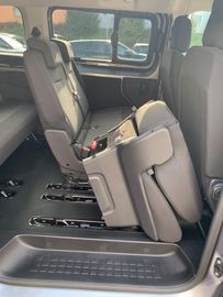 Bild 23 Opel Vivaro Kombi L 8 Sitze Vollausstattung