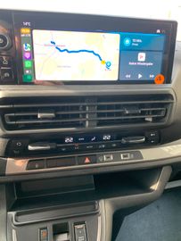 Bild 38 Opel Vivaro Kombi L 8 Sitze Vollausstattung